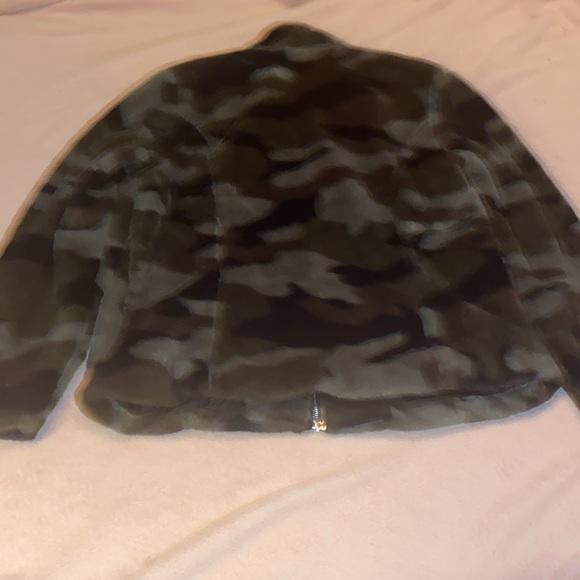 Fall jacket 🍂 - Picture 2 of 3